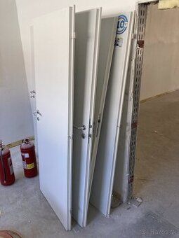 Dvere 3 x 70 - ky ľave cena za kus 20 -