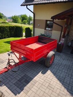 Vyklapacia vlečka za malotraktor