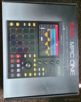 Akai MPC One- Stav:Ako nový + Samsung PRO+ 256GB SD karta