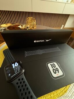 Apple Watch SE44mm NIKE Space Grey