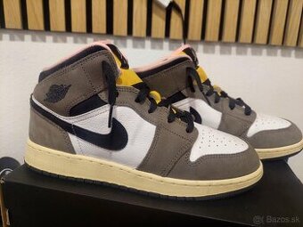 Air Jordan Mid SE