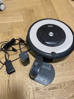 Roboticky vysavac Irobot roomba e5