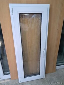 Predám plastove okno 55 cm dlhý x 145 cm vysoký