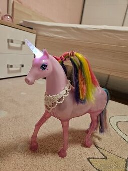Barbie jednorožec