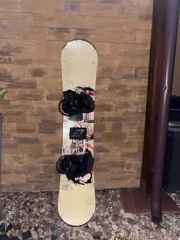 Predám USA snowboard Ride142 cm