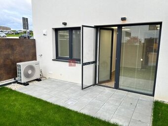 Obchodno-kancel. priestor s predzahradkou a VIP parkovanim