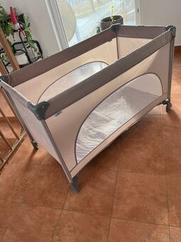 Cestovná postieľka