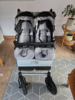 Súrodenecký Mountain Buggy Duet V3
