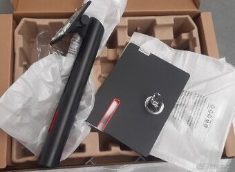 Držiak na Thinkcentre.