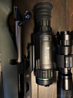 Hikmicro Cheetah LRF deň - noc s diaľkomerom