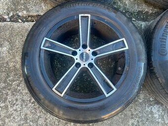 225/60R17 5x114.3 8J ET38 stred 67.1mm - MOMO ITALY