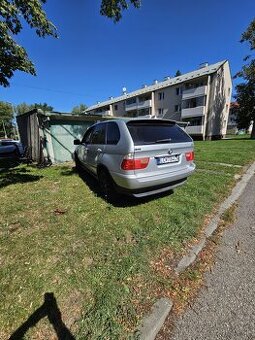 Bmw x5 nafta 135 kw