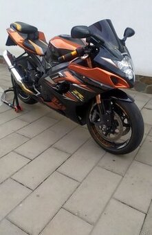 Suzuki   GSRX 1000 K6