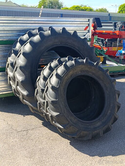 Traktorové pneumatiky na ZETOR 7745 sada 12,4-24 a 16,9-34