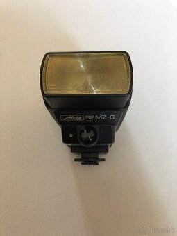 Blesk Metz 32 MZ-3