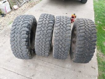 Pneu 235/75R15 na alu diskoch 6x139,7