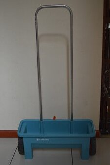 predam posypaci/posypovy vozik GARDENA