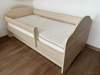 Detská posteľ 140x70 ako nová + kvalitný matrac + šuflík