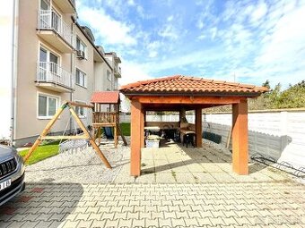 SVETLÝ A MODERNÝ 2-IZBOVÝ BYT SO ZÁHRADOU, BIHARIHO