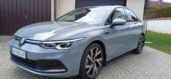 VW Golf 8 1,5 TSI 110kw,r.v5/2024,novéSR,1majitel,6020km