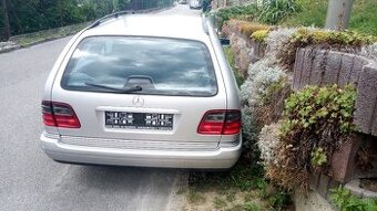 Mercedes e 300td