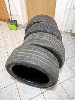 Pneumatiky Fulda Kristall Control HP2 a Dunlop Sport Maxx GT