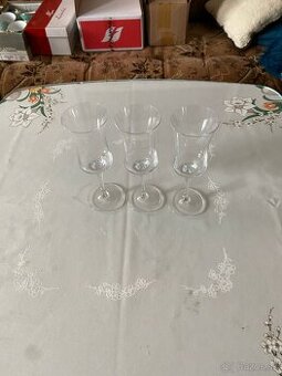 Set pohárov na stopke