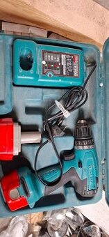 Makita akú 2x batéria 1.3 ah plus nabíjačka