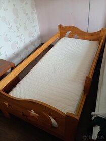Predám detskú drevenú posteľ pre väčšie deti
