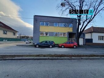 REZERVOVANÉ Moderná polyfunkcia + 3ibyt + dvojgaráž v Piešťa