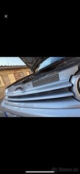VW Golf 4 Maska bez znaku