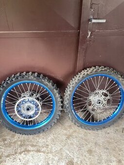 Kolesa yamaha yzf
