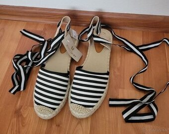 Sandále/espadrilky 39