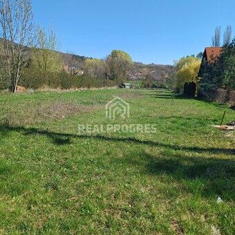 Predaj pozemok o výmere 2027m2 - obec Štitáre okres Nitra