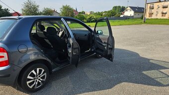 Fabia 1,2 47kw 2006 149600km