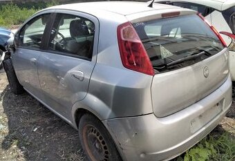 FIAT GRANDE PUNTO 1.3 JTD 2007 predám TRYSKY 0445110183