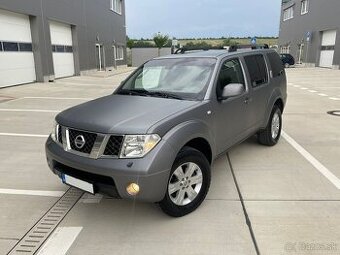 Nissan Pathfinder 2.5 dCI MT6 7-miestny