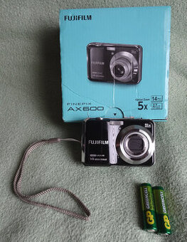 Predám jap. dig. fotoaparát FUJI AX600 v krabici.
