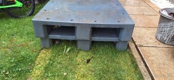 Plastove palety