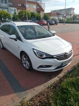 Opel Astra Sports Tourer+ - 1