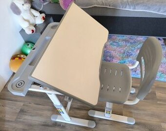 Detský rastúci stôl so stoličkou