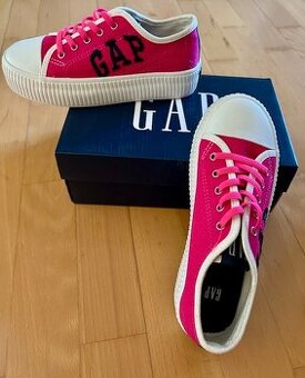 nove GAP tenisky 34-22cm