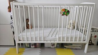 Detská postieľka s matracom