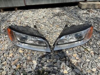 Predne xenony volvo v70/s80/xc70