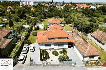 Dva samostatné dvojpodlažné rodinné domy na veľkorysom pozem