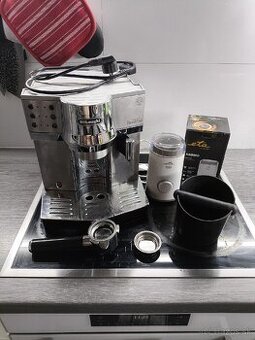 Kávovar DeLonghi EC850M