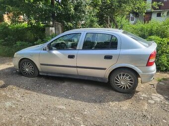 Opel astra g 1.4 benzín sedan