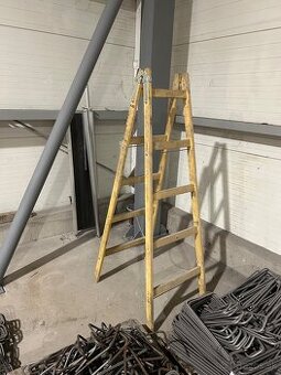 Rebrík drevený, 1x4-priečkový, maliarsky