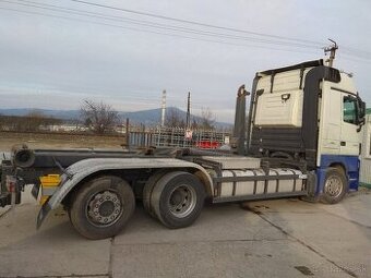 Hákový nosič kontajnerov MERCEDES ACTROS 2546