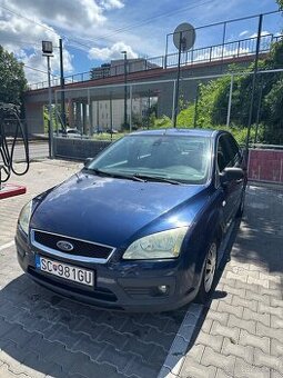 Ford focus modra metalíza